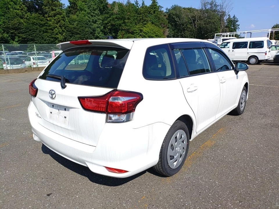 Toyota Corolla Fielder NRE161G 2021